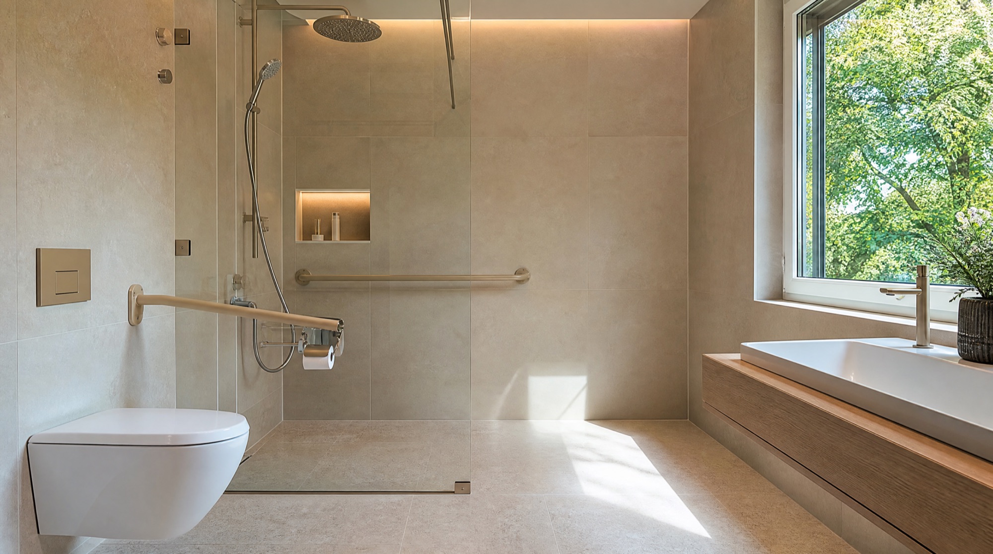 Barrierefreies Bad mit bodengleicher Dusche